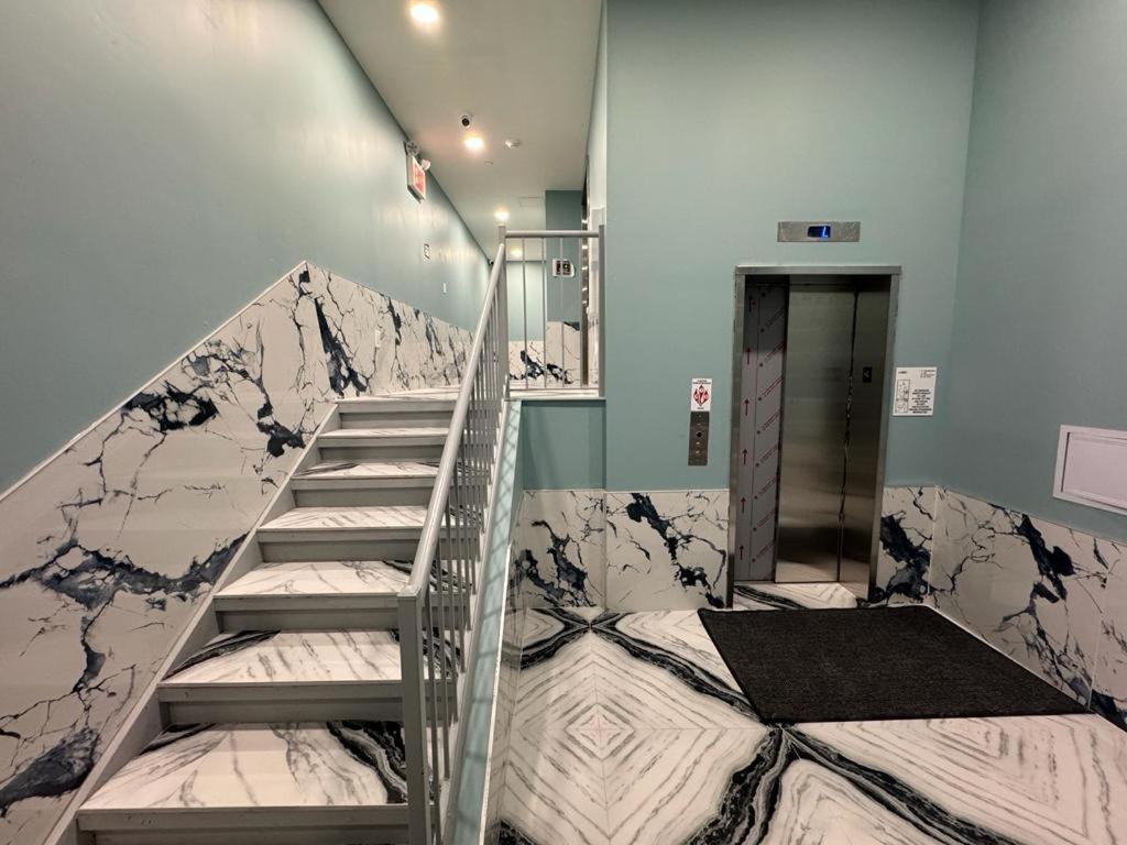 Moon Hotel Brooklyn Ню Йорк Екстериор снимка