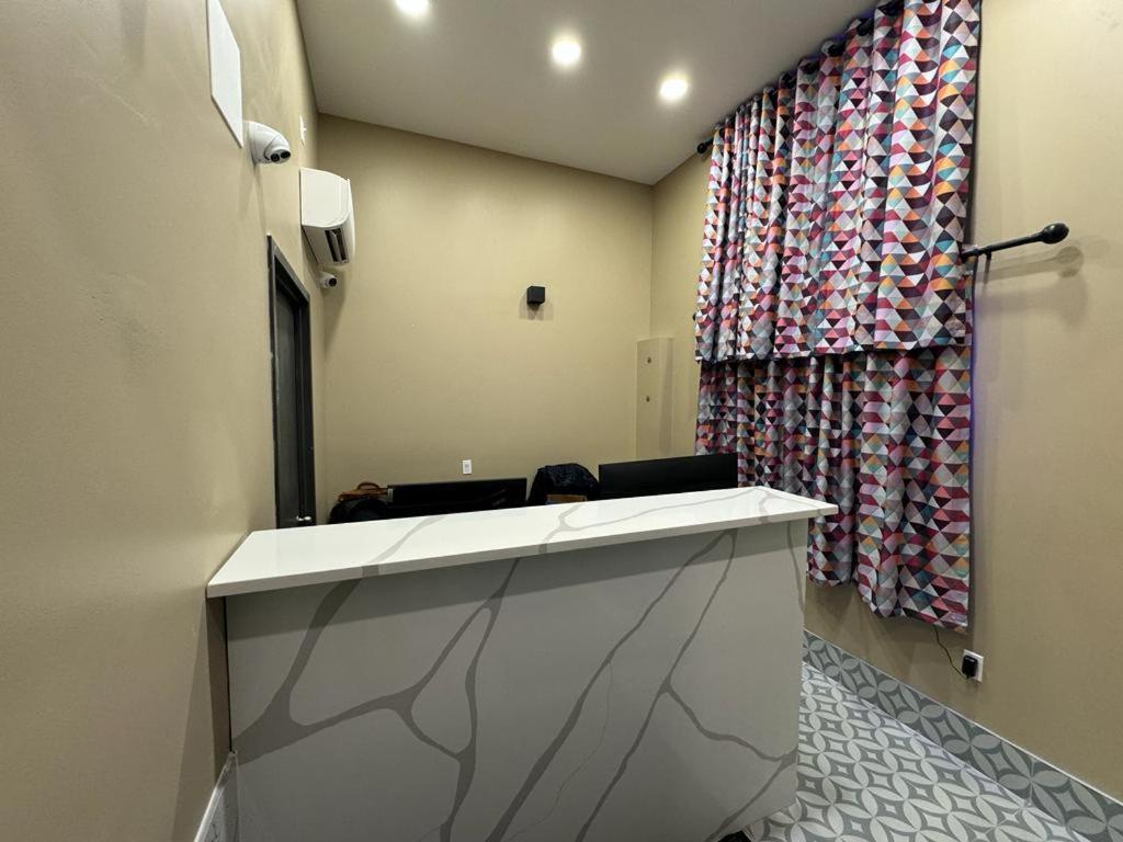 Moon Hotel Brooklyn Ню Йорк Екстериор снимка